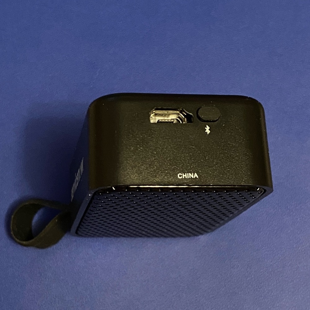 Mini black wireless speaker, new in box - Picture 3 of 5